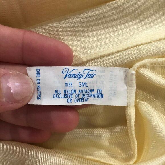 Vanity Fair Women Size Small Sheer Yellow Short Sleeve Button Front Nylon Robe - Picture 11 of 12